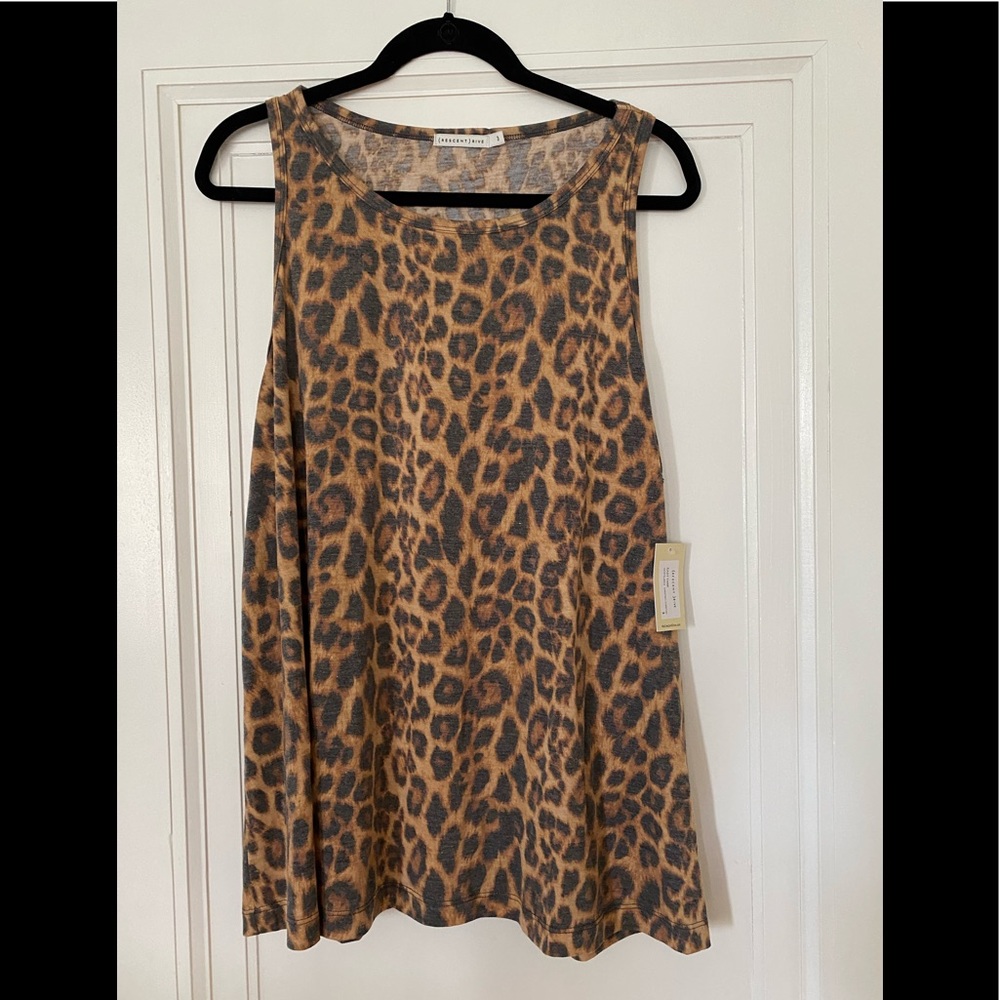 Nwt crescent drive brand tank top- faded leopard print- razor back style
